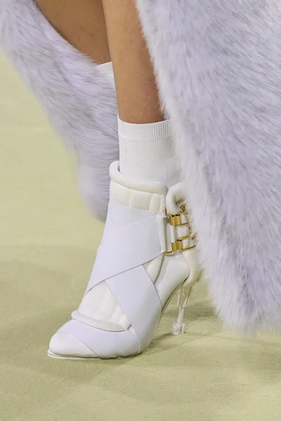 Look 35